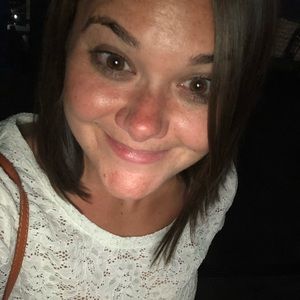 Meet your Posher, Cassandra